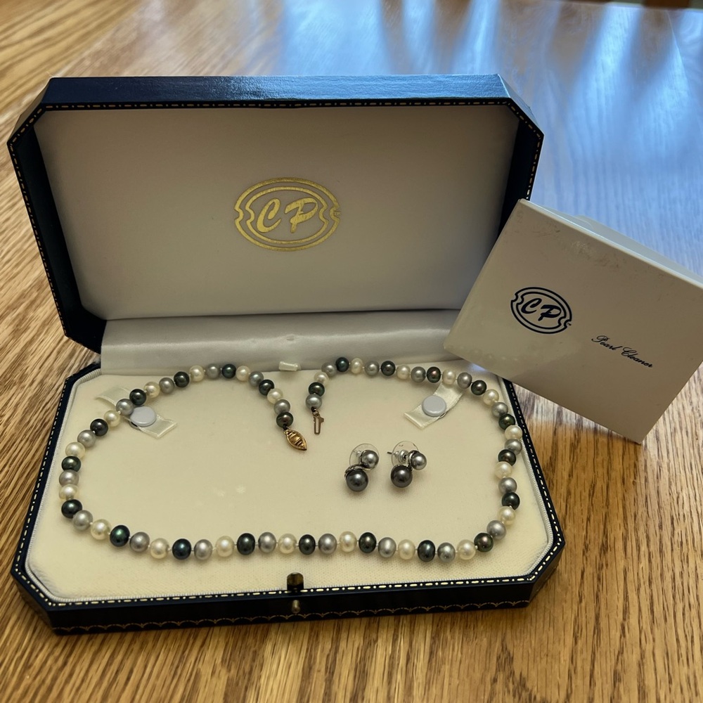 Tri-Color Saltwater Pearl Necklace & Earrings - Picture 1 of 2